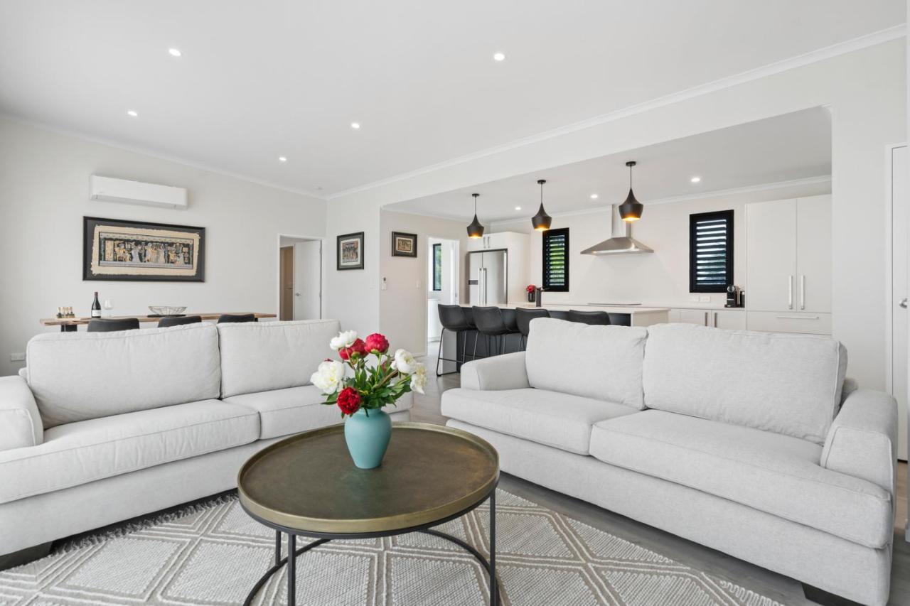 Pride Of Pinot - Martinborough Holiday Home Экстерьер фото