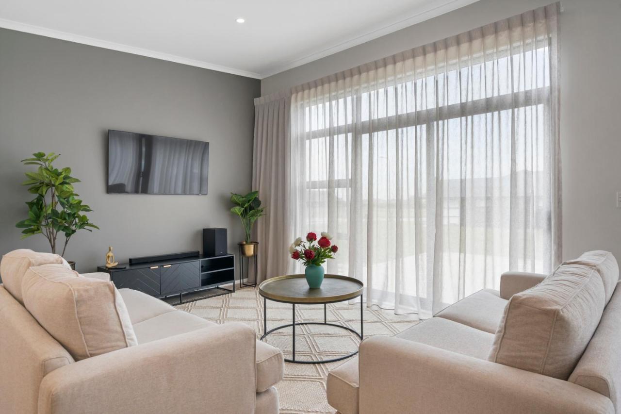 Pride Of Pinot - Martinborough Holiday Home Экстерьер фото