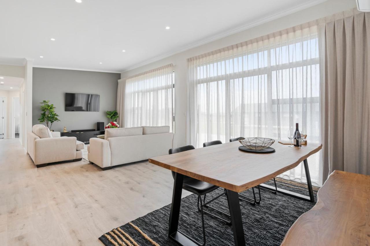 Pride Of Pinot - Martinborough Holiday Home Экстерьер фото