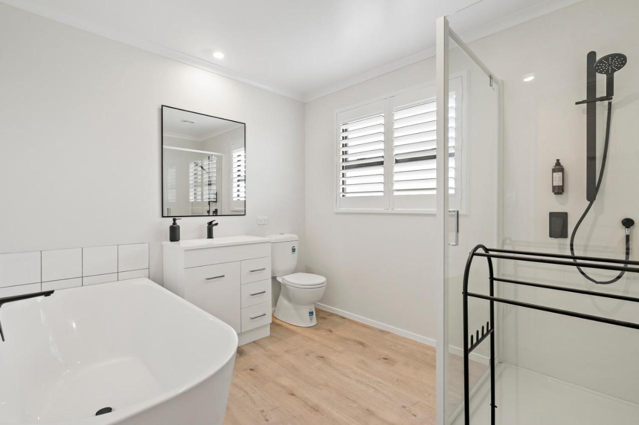 Pride Of Pinot - Martinborough Holiday Home Экстерьер фото